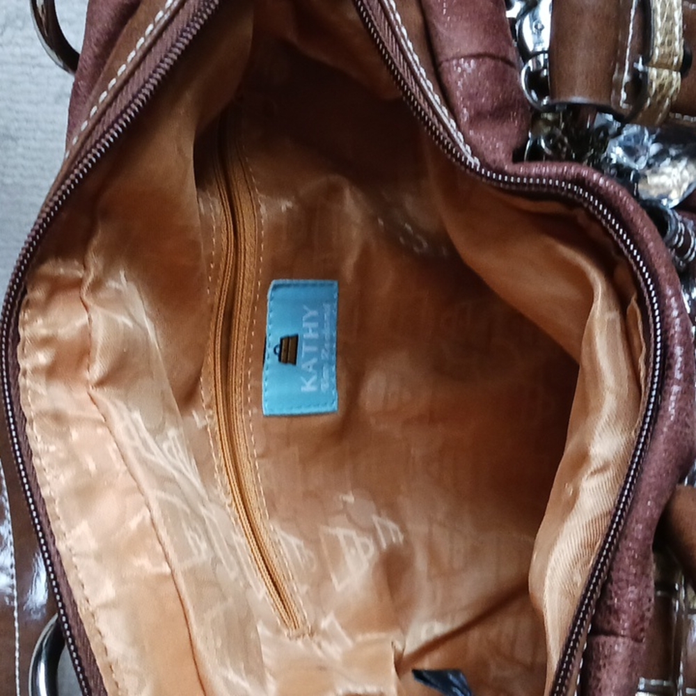 Kathy Van Zeeland purse - Picture 5 of 8